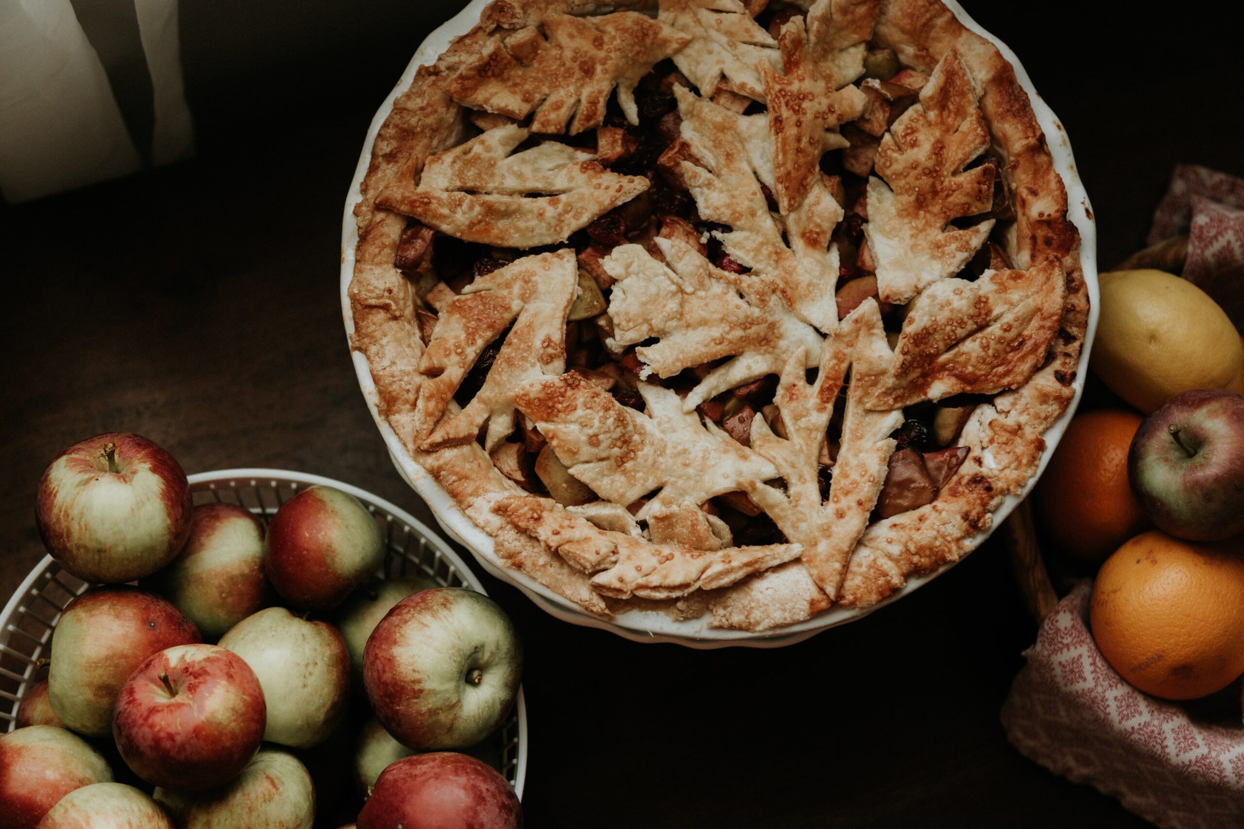 apple pie and bowl of apples